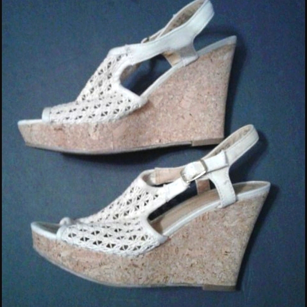 Fergalicious Boho Retro Y2K Cream Caged Cork Heels Platform Sandals 6
